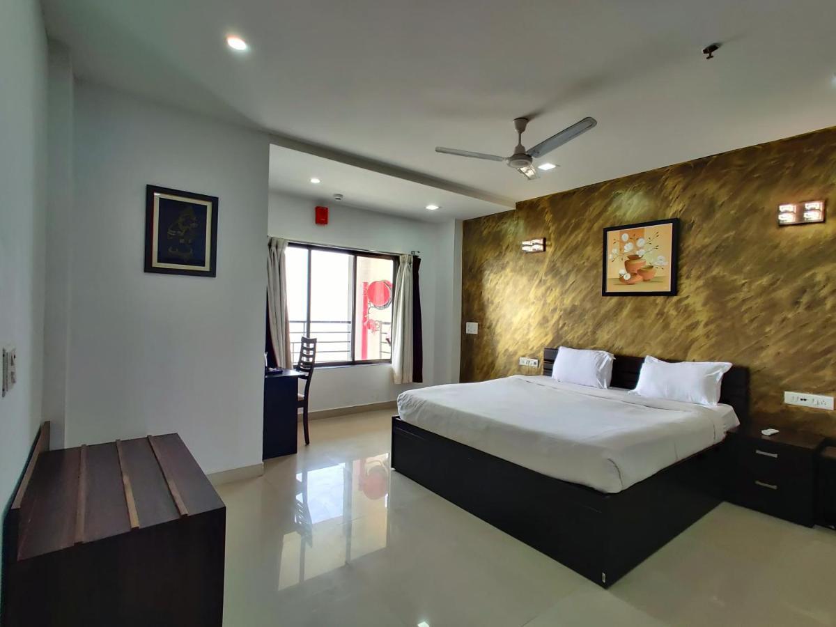 Golden Chariot Hotel Daman Exterior foto